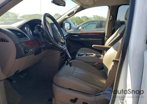 2016 Chrysler Town & Country Touring from USA, damaged, VIN 2C4RC1BG9GR302790